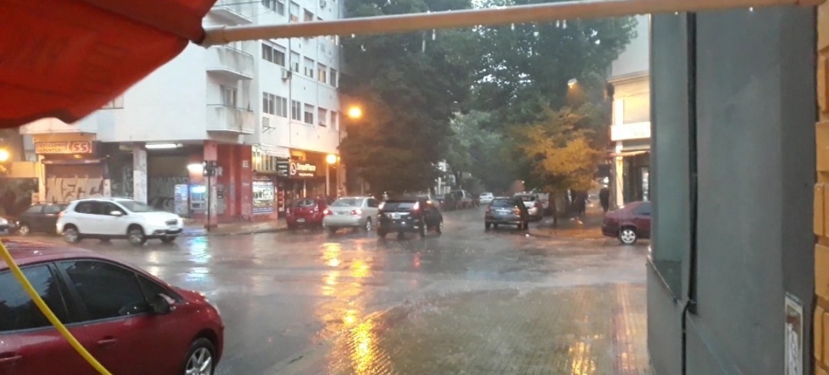 La Plata: dos muertos por el temporal que afecta también a varias ciudades del Conurbano