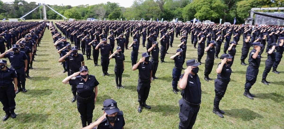 A 200 años de la creación de la Policía bonaerense, Kicillof prometió "iniciar una nueva etapa"