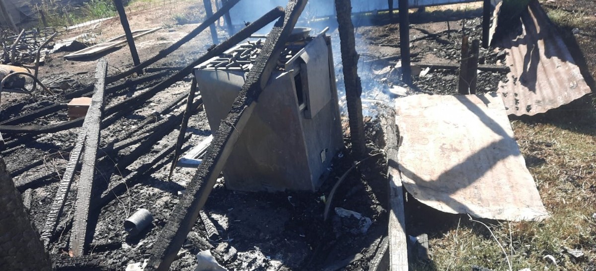 La Plata: una familia perdió su casa en un incendio y piden ayuda urgente