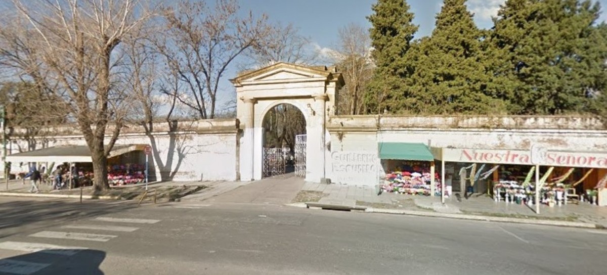 La Plata: desde este lunes reabrirán al público las puertas del Cementerio