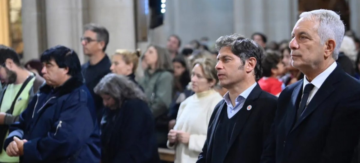 Masiva misa en la Catedral de La Plata por el eterno descanso del Papa Francisco