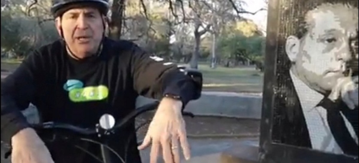 El embajador de los Estados Unidos, Marc Stanley, recorrió el Bosque de La Plata en bicicleta