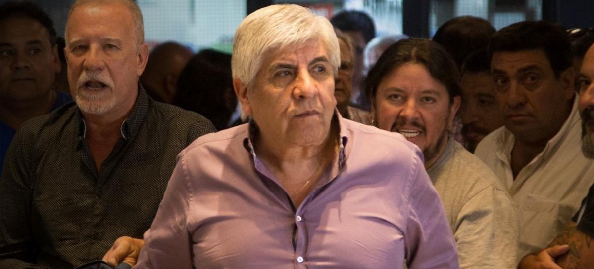 Invitan a Hugo Moyano a una reunión gremial pero tiene que pagar $ 1.000 y le piden "llevar bebidas"