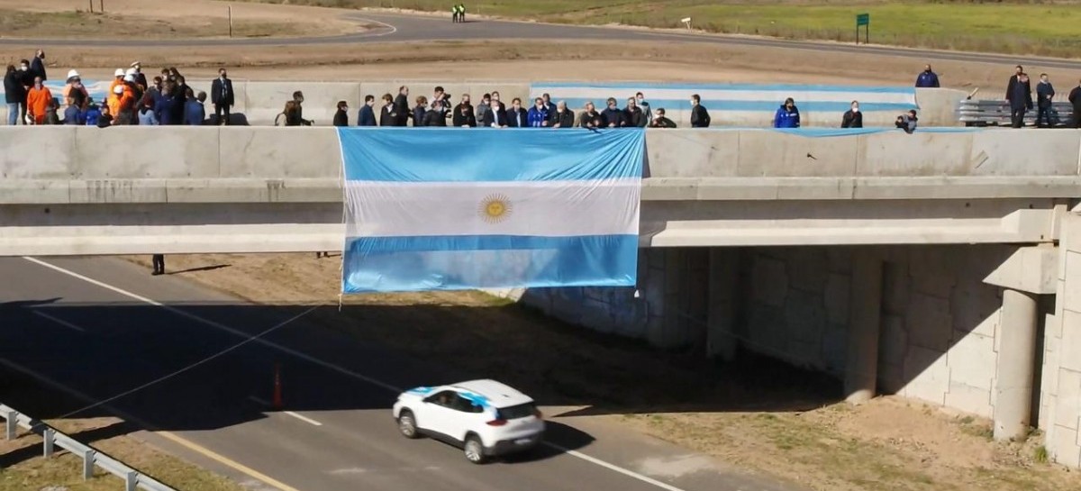 El presidente Fernández inauguró un tramo de la Autopista Ruta Nacional 7 que une Chacabuco y Junín