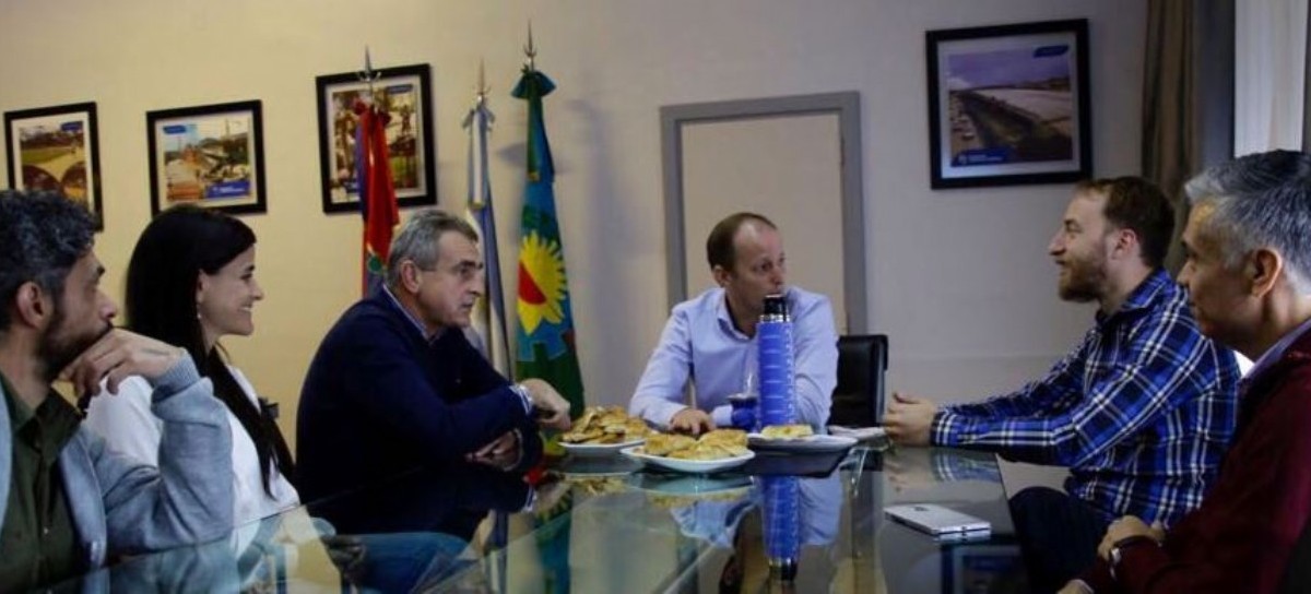 En tren de campaña electoral, el diputado Agustín Rossi visitó al intendente Martín Insaurralde