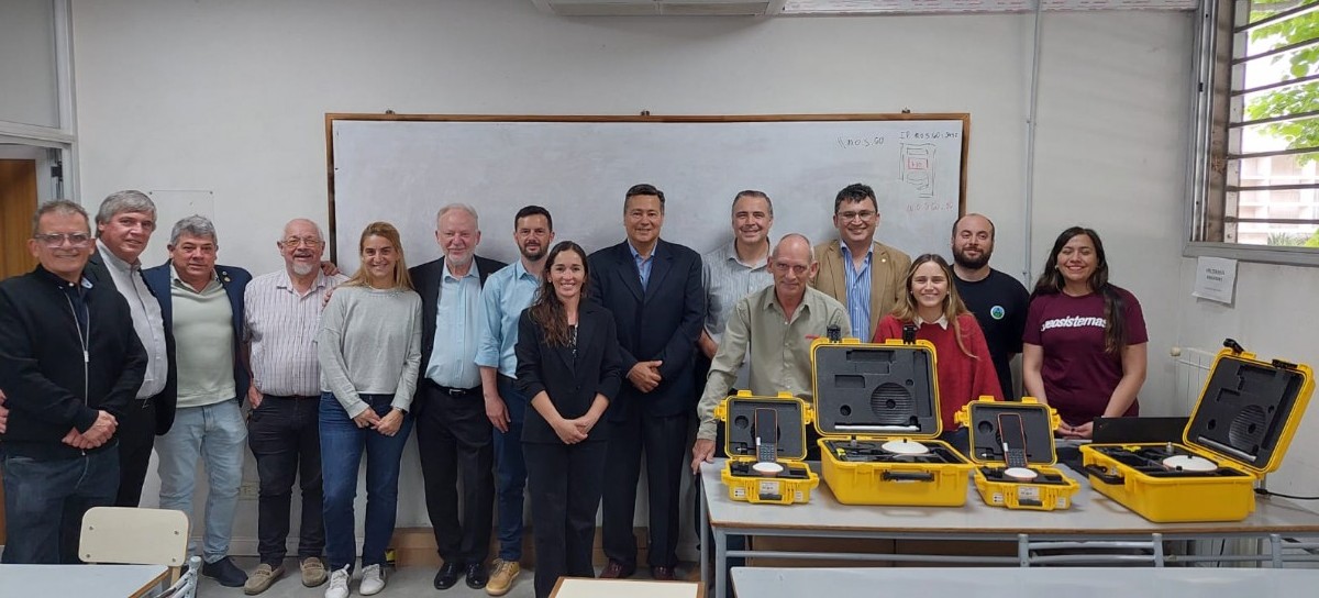El Consejo Profesional de Agrimensura realizó una importante donación a la UNLP