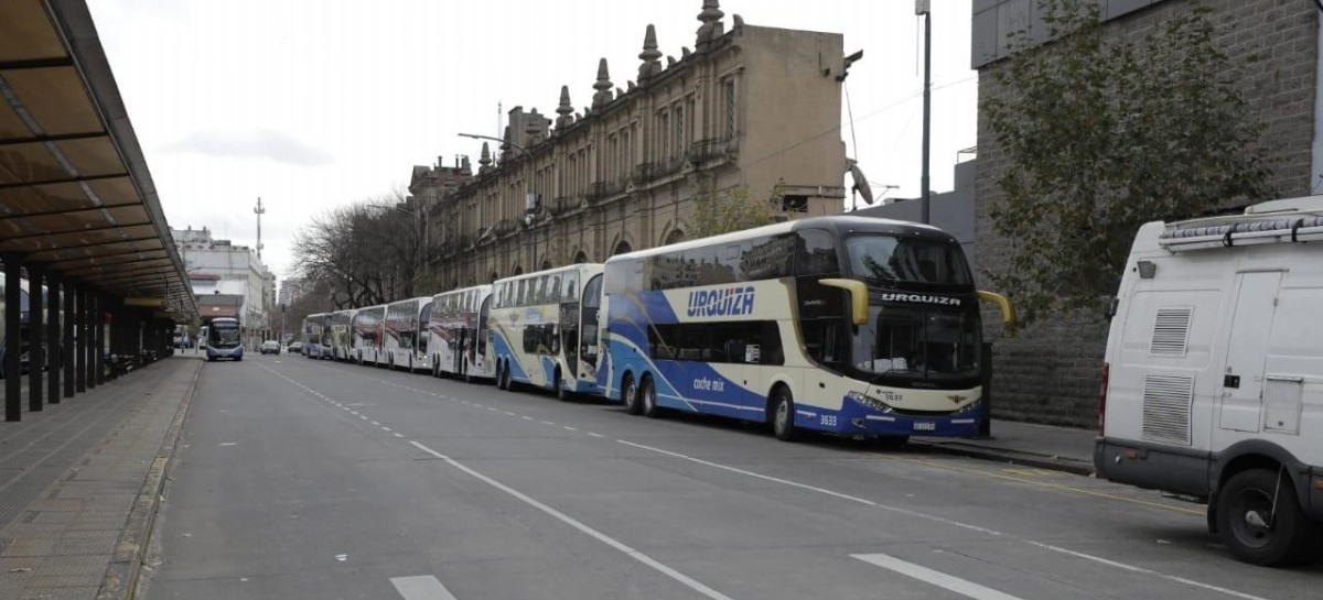 Reforzaron con micros las líneas de trenes Roca, Sarmiento y San Martín para el regreso de pasajeros