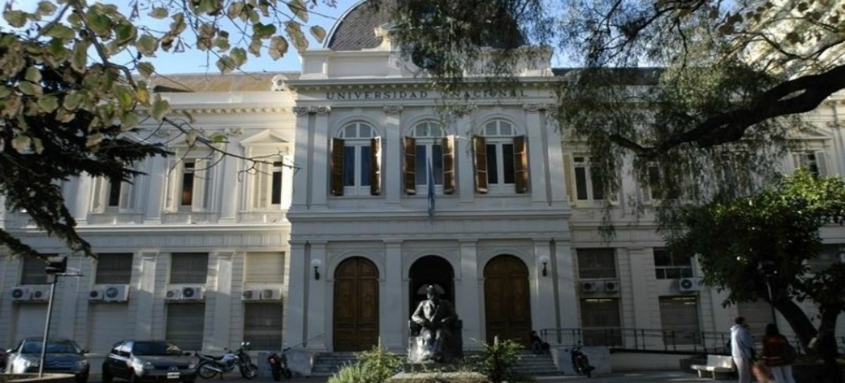 A favor del aborto: estudiantes de la UNLP toman facultades para reclamar asueto y poder marchar