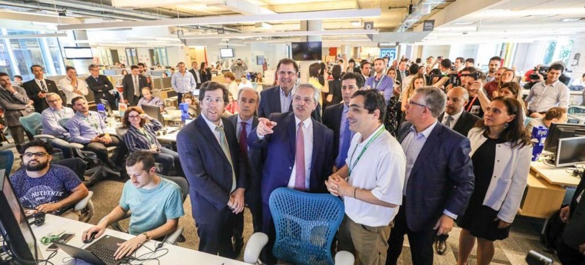 El presidente Fernández visitó la nueva sede de Accenture, la empresa de servicios tecnológicos