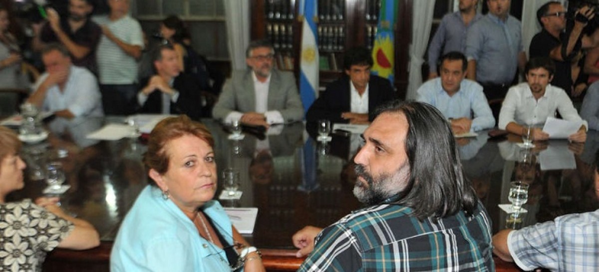 Los gremios docentes definen si pararán el próximo lunes
