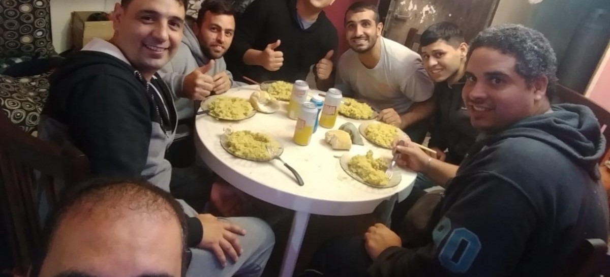 Otro comedor barrial de La Plata que funciona sin ayuda oficial: el del Mercadito