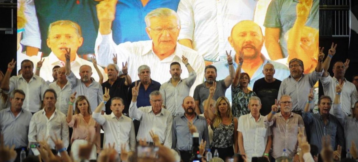 El peronismo votó a favor de la incorporación de Massa y gobernadores a un "Frente Patriótico"