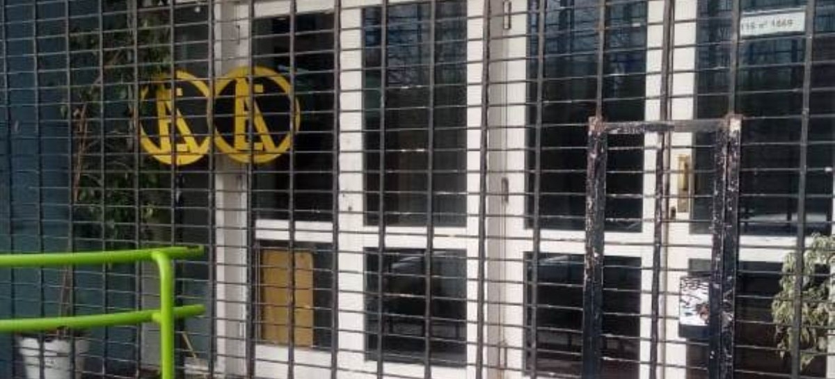 Funcionaria bonaerense atrincherada hizo vallar el edificio para evitar una asamblea de trabajadores