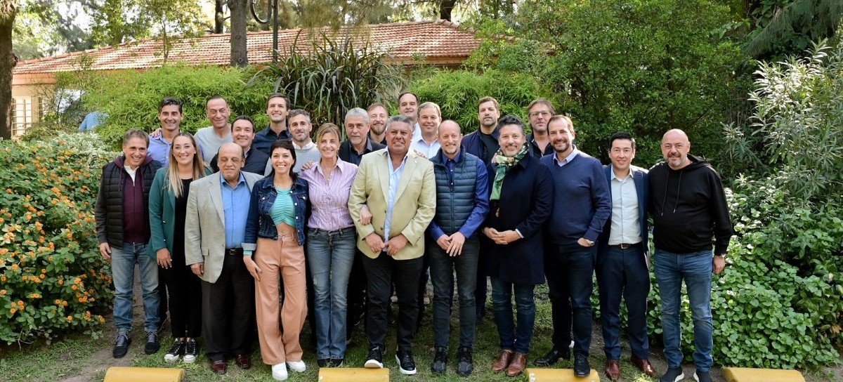 Chiqui Tapia se reunió con intendentes bonaerenses con la mira puesta en la seguridad en el fútbol
