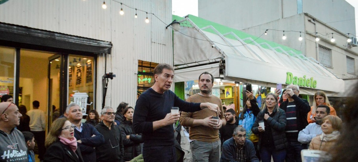 Berazategui: Diego Santilli siguió su campaña visitando a vecinos y comerciantes del centro