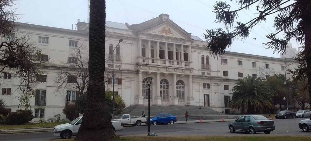 Por decisión del ministerio de Seguridad, ascenderán a dos policías amenazados por un juez laboral