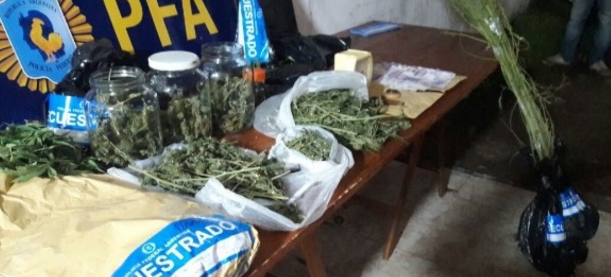 La Policía Federal detuvo a "dealers" e incautó cocaína y  marihuana en Chascomús y San Nicolás