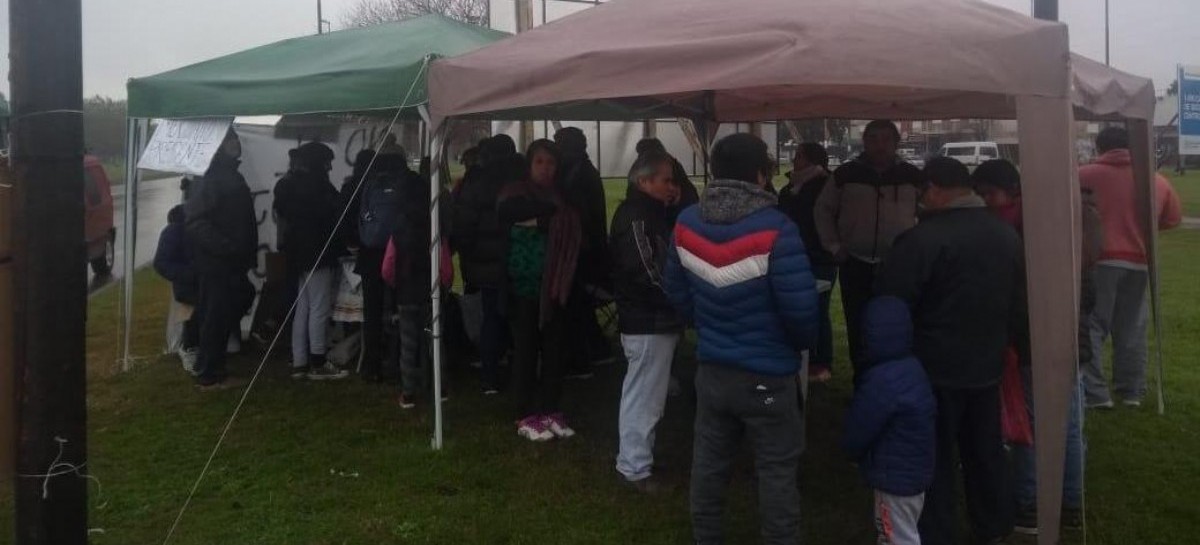 Fin de semana de tensión con feriantes del barrio platense de Meridiano V