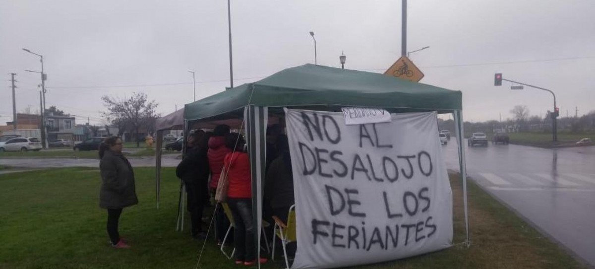 Fin de semana de tensión con feriantes del barrio platense de Meridiano V