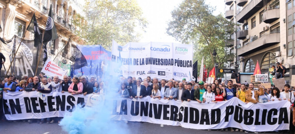 La convocatoria en Plaza de Mayo en defensa de la Universidad Pública fue impactante y masiva