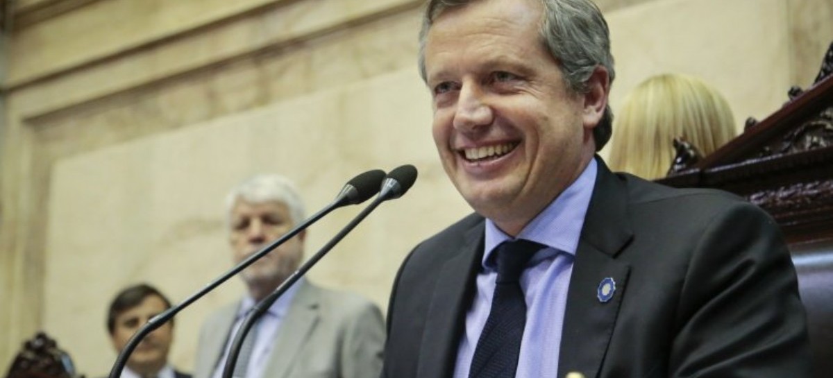 Después de la polémica, Monzó quiere dejar sin pasajes a los legisladores bonaerenses