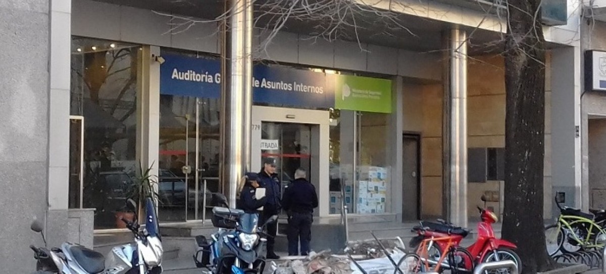Un penitenciario bonaerense reclama que su ex mujer policía sea sancionada por "amenazas graves"