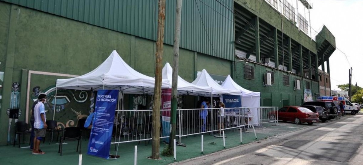 Lomas de Zamora: los clubes Los Andes y Banfield cuentan con centros de vacunación anti COVID-19
