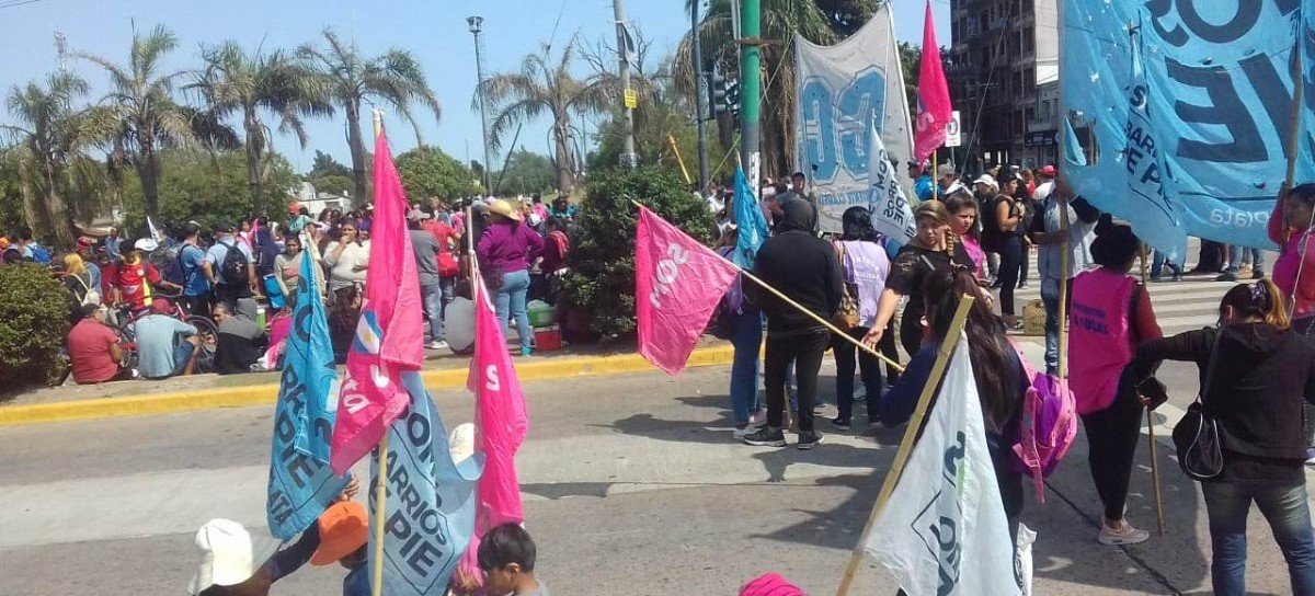 Cortes de cooperativistas de La Plata en varios puntos de la ciudad en reclamo de mejoras salariales