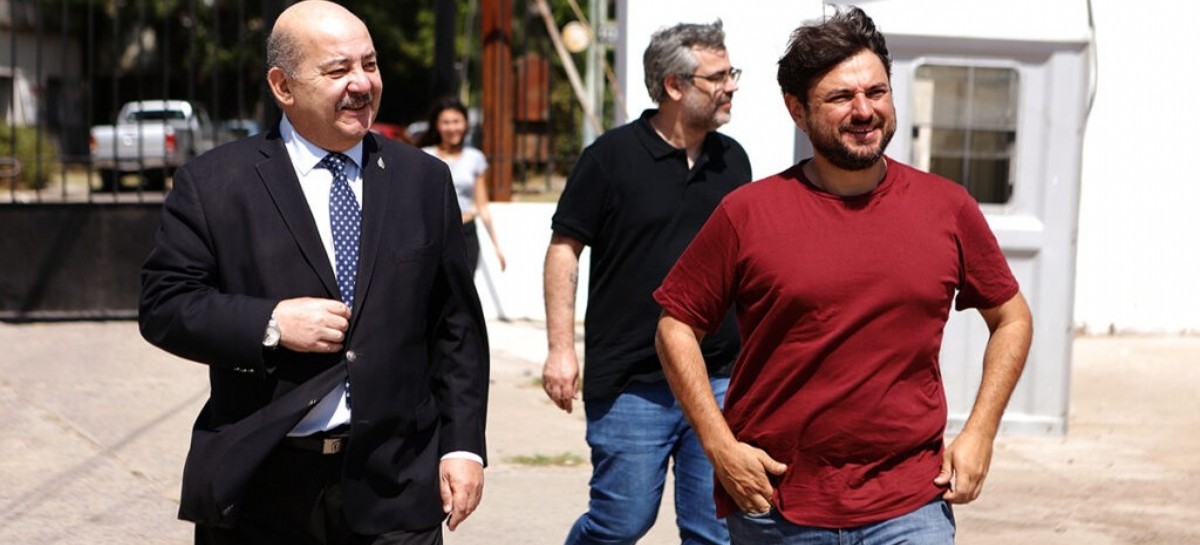 El dirigente social Juan Grabois visitó los emprendimientos de la Universidad Nacional de La Plata