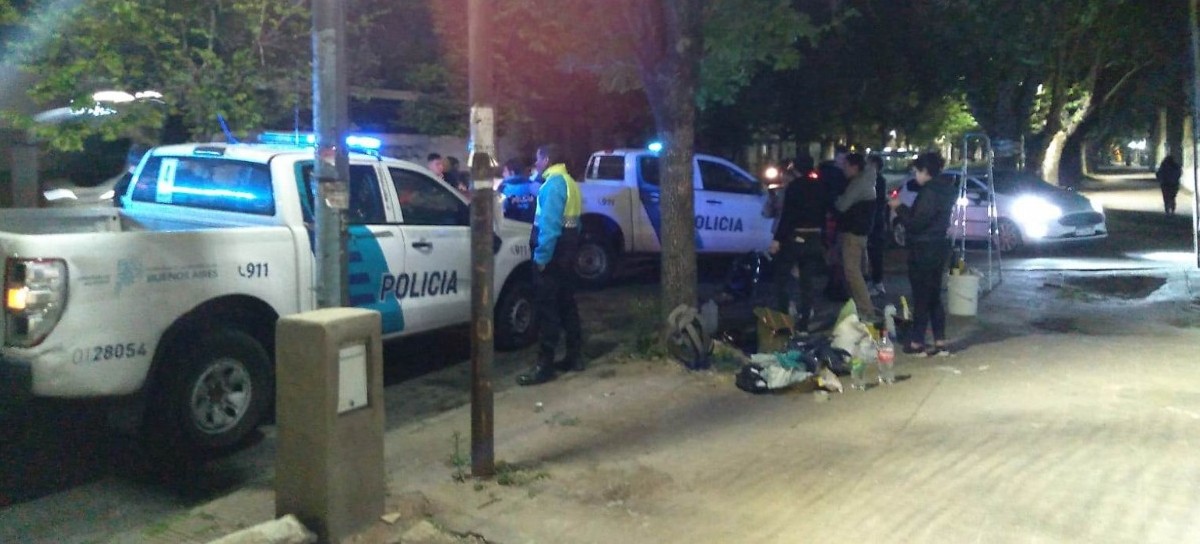 La Plata: tensión entre efectivos policiales y la familia de Lito Costilla por un mural