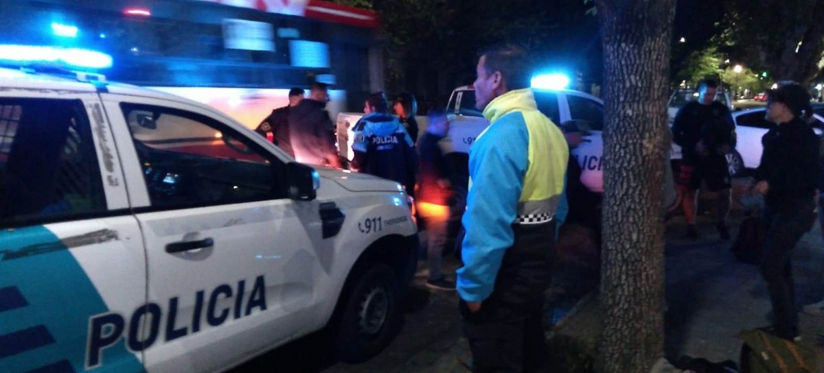La Plata: tensión entre efectivos policiales y la familia de Lito Costilla por un mural