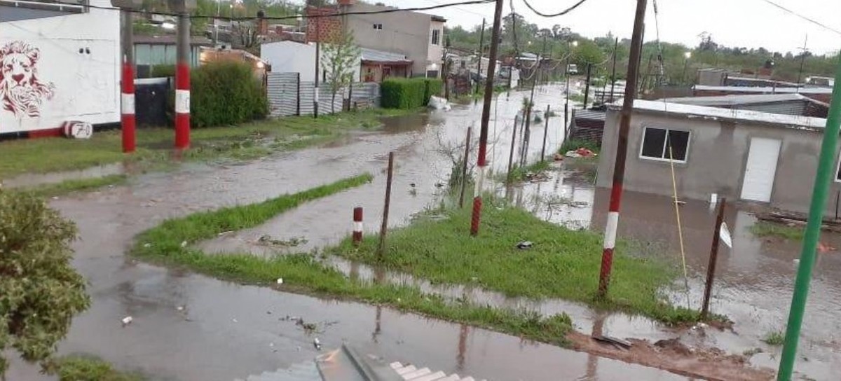 La Plata sigue inundándose: a los vecinos de la localidad de Arturo Seguí les toca padecerla