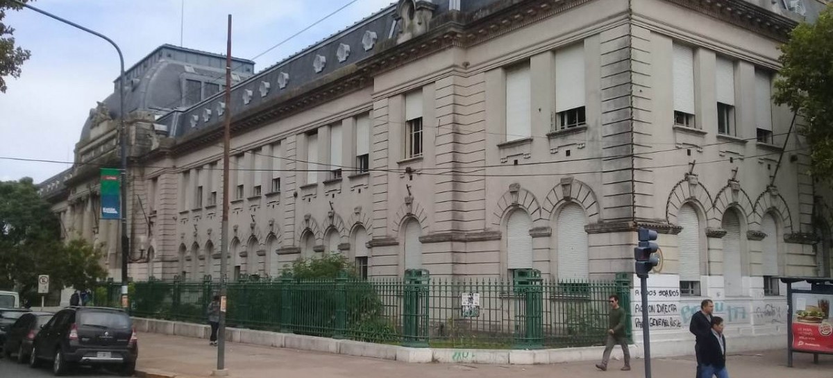 Un niño de 5to grado del Normal 1 de La Plata fue con un cuchillo y en el patio amenazó a uno de 6to