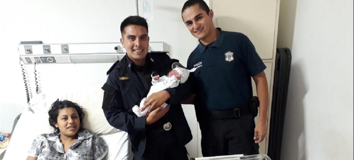 En Mar del Plata, dos policías que iban a realizar una pericia terminaron siendo parteros