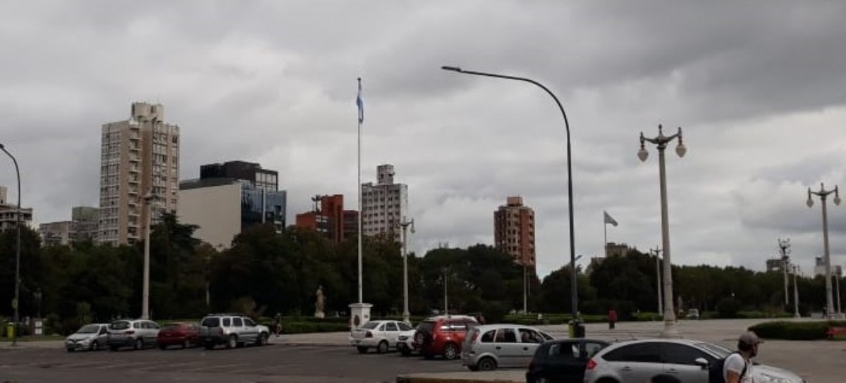 La Plata: polémica por una supuesta Bandera Argentina arriada durante la protesta de cooperativistas