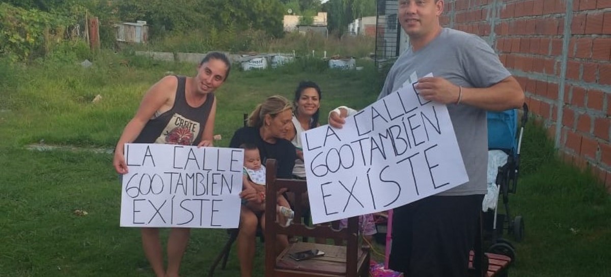 "La calle 600 también existe": cansados de la inacción municipal, los vecinos mostraron su reclamo