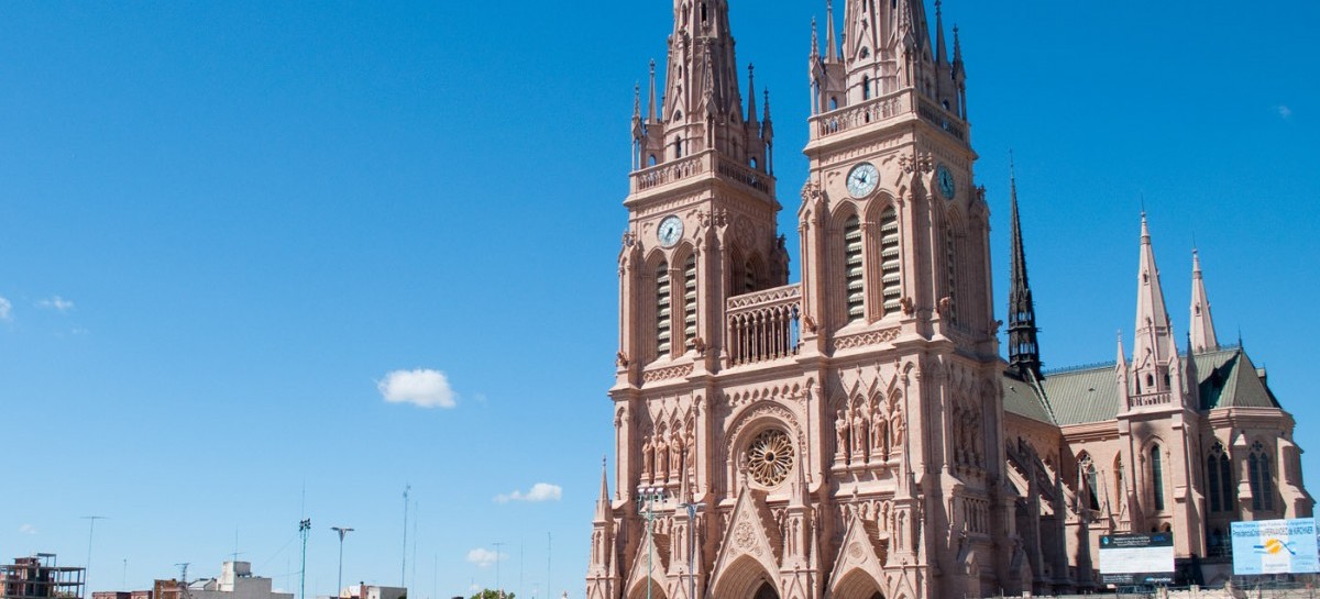 Video: Bombos y redoblantes durante ceremonia en la Basílica de Luján