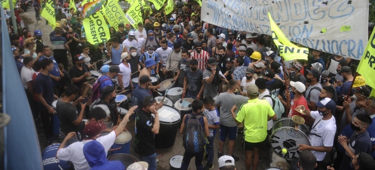 Autoconvocatoria de delegados y trabajadores de la UOCRA que dicen "No al Cambio" de interventores