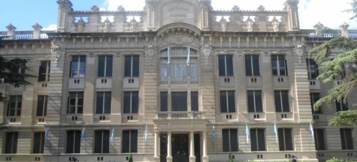 La Plata: el presidente Alberto Fernández dictó una clase a estudiantes del Colegio Nacional