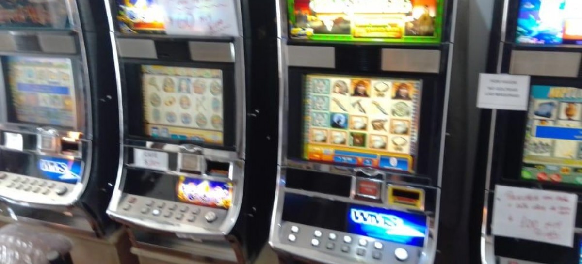 Lanús: en la planta alta de un local de Lotería funcionaba un casino clandestino con 14 tragamonedas