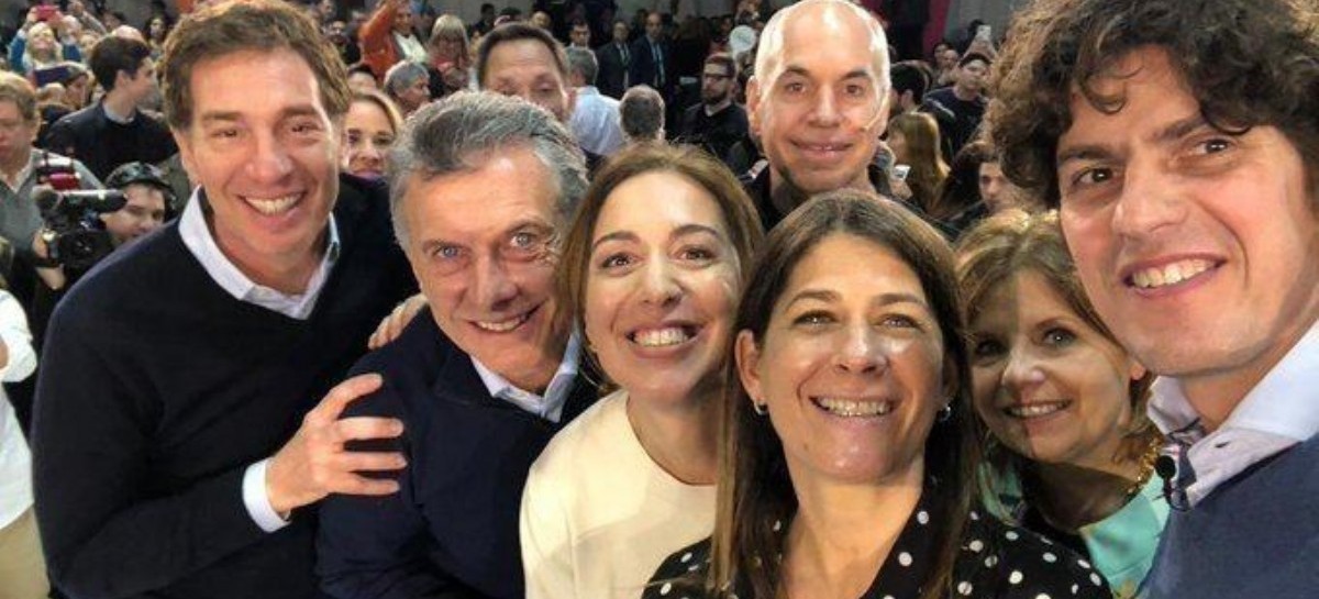 Michetti, además de quedar políticamente relegada, es el símbolo de la "no inclusión" en una selfie