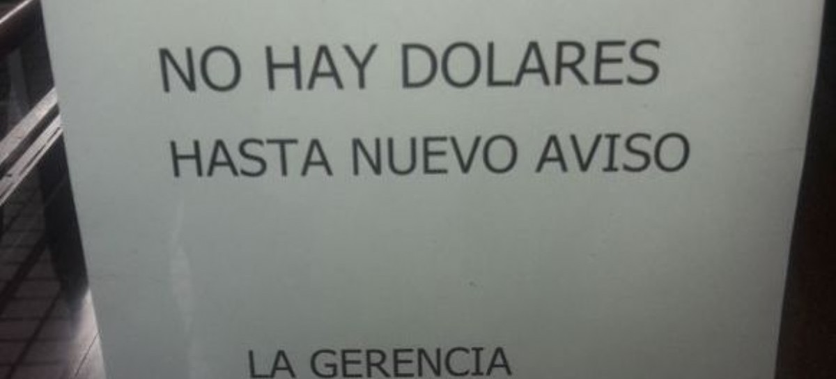 "PROBLEMAS DE LOGÍSTICA": la excusa perfecta de los bancos que impide a los clientes retirar dólares