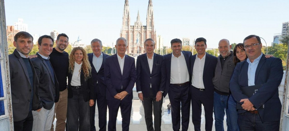 "Fortalecer el peronismo": Pichetto y Monzó estuvieron en La Plata y los recibió Alak