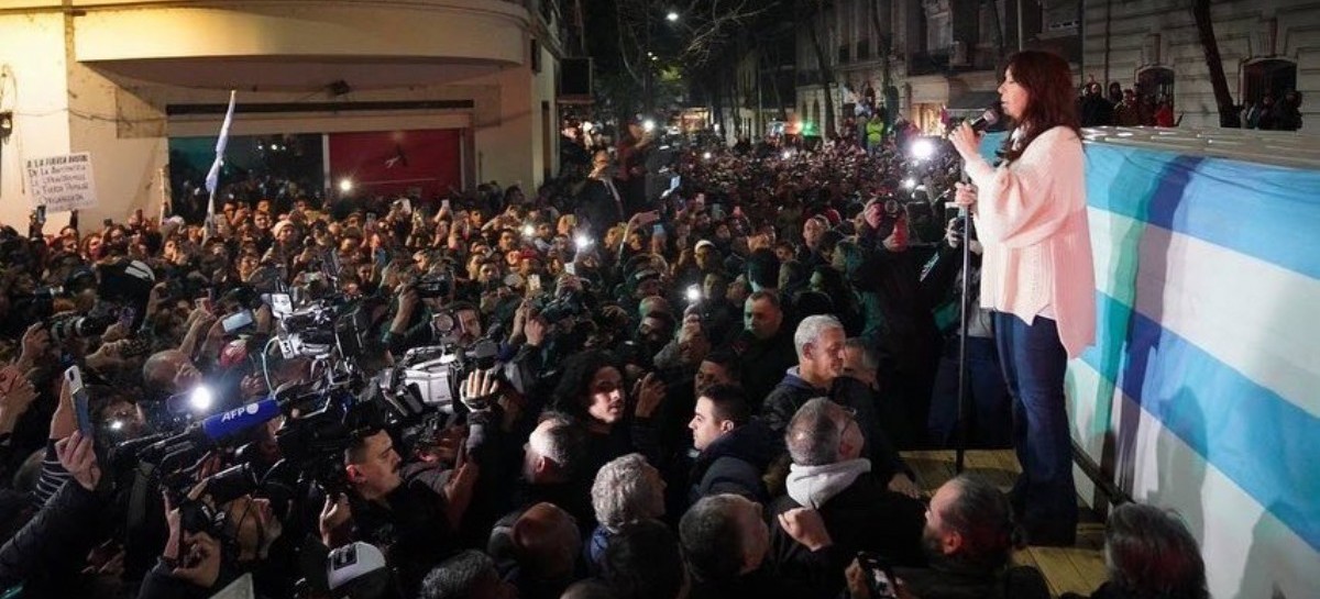 Tras las tensiones con el Gobierno de la Ciudad, la vicepresidenta mandó a descansar a la militancia