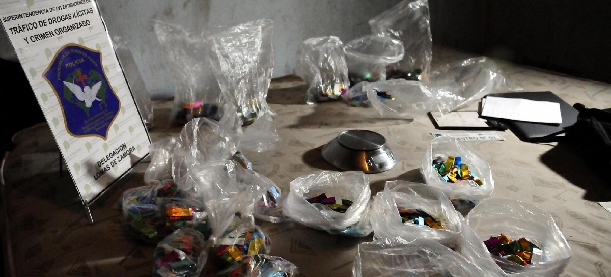 Avellaneda: Desbaratan y detienen a cuatro personas que producían cocaína, pasta base y marihuana