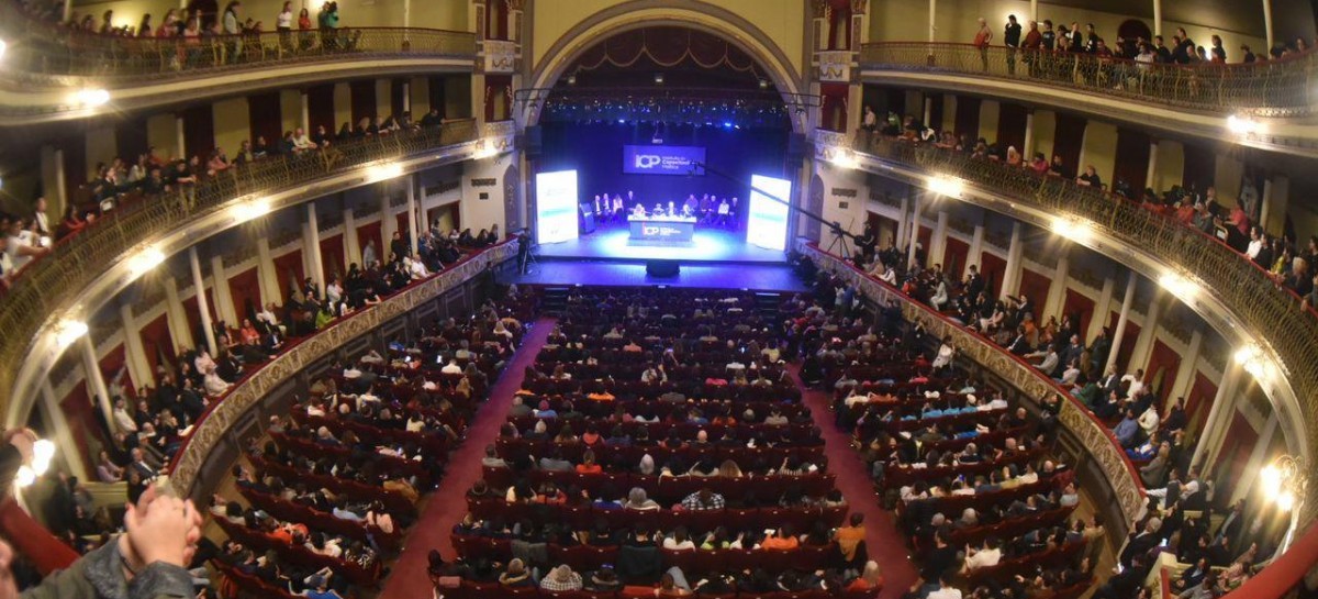 Kicillof y Alak, ante cientos de jóvenes, abrieron en La Plata un curso de formación política