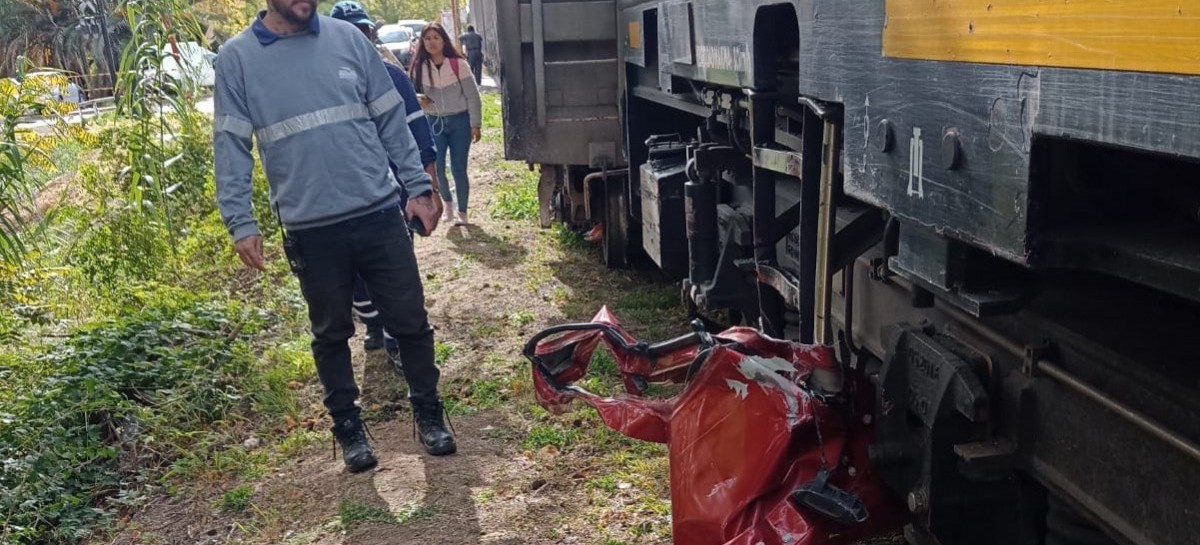 Accidente milagroso en Ensenada: no había ocupantes en el auto que fue arrollado por un tren
