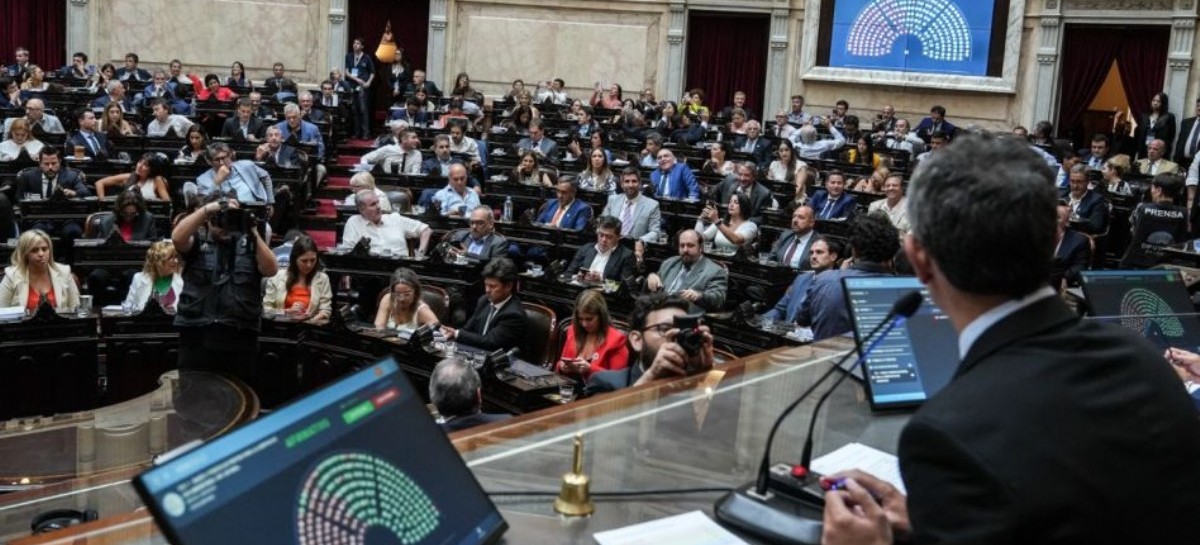 El Gobierno fracasó en Diputados y mandó la Ley Ómnibus de nuevo a comisión: Milei, ofuscado