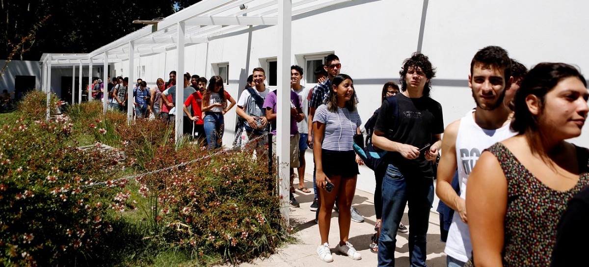 El Comedor Universitario platense abrió sus puertas este lunes y vendió 3.400 tickets a 30 pesos