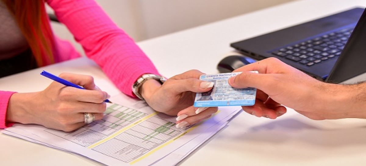 Licencias de conducir: prórroga de 180 días a las vencidas entre el 15 de febrero y el 2 de agosto